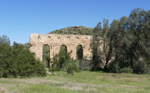 TN – Ruined Cherichira aqueduct (IX-X th cent.), part of the antique water supply system to the Kairouan city