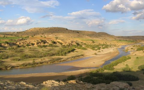 TN - Valley of the Nebhana river in central Tunisia
