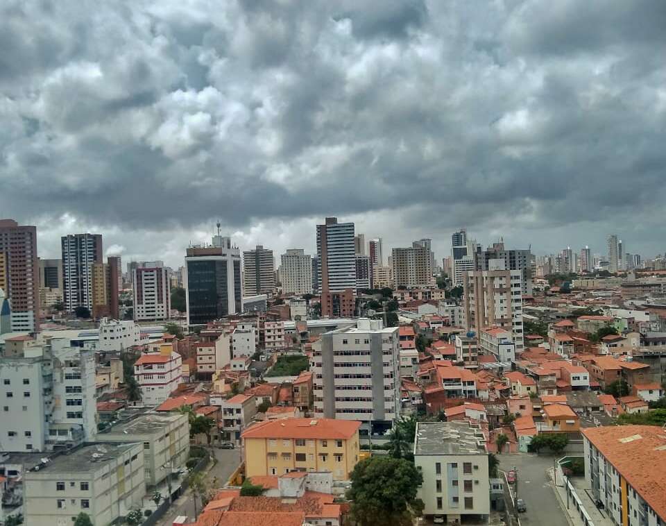 Fortaleza foi uma das cidades com registros de chuva (FOTO: Carlos Henrique Costa)