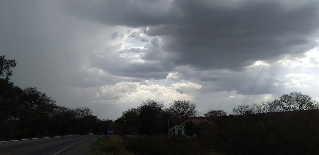 Presença de uma frente fria na altura da Bahia pode aumentar a nebulosidade no Ceará (FOTO: Iglys Furtado)