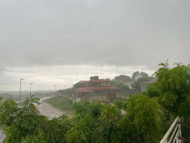 Chuvas no Ceará no sábado de Natal. (Foto: Marciel Bezerra)