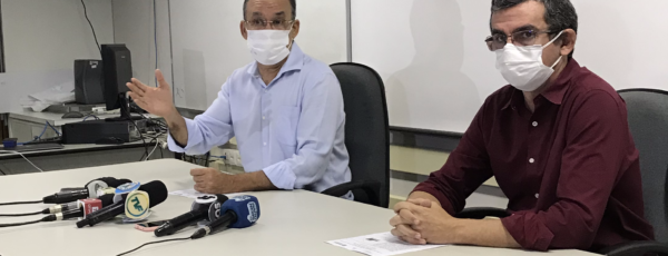 Secretário Francisco Teixeira e presidente da Funceme, Eduardo Sávio em coletiva sobre prognóstico de chuvas.