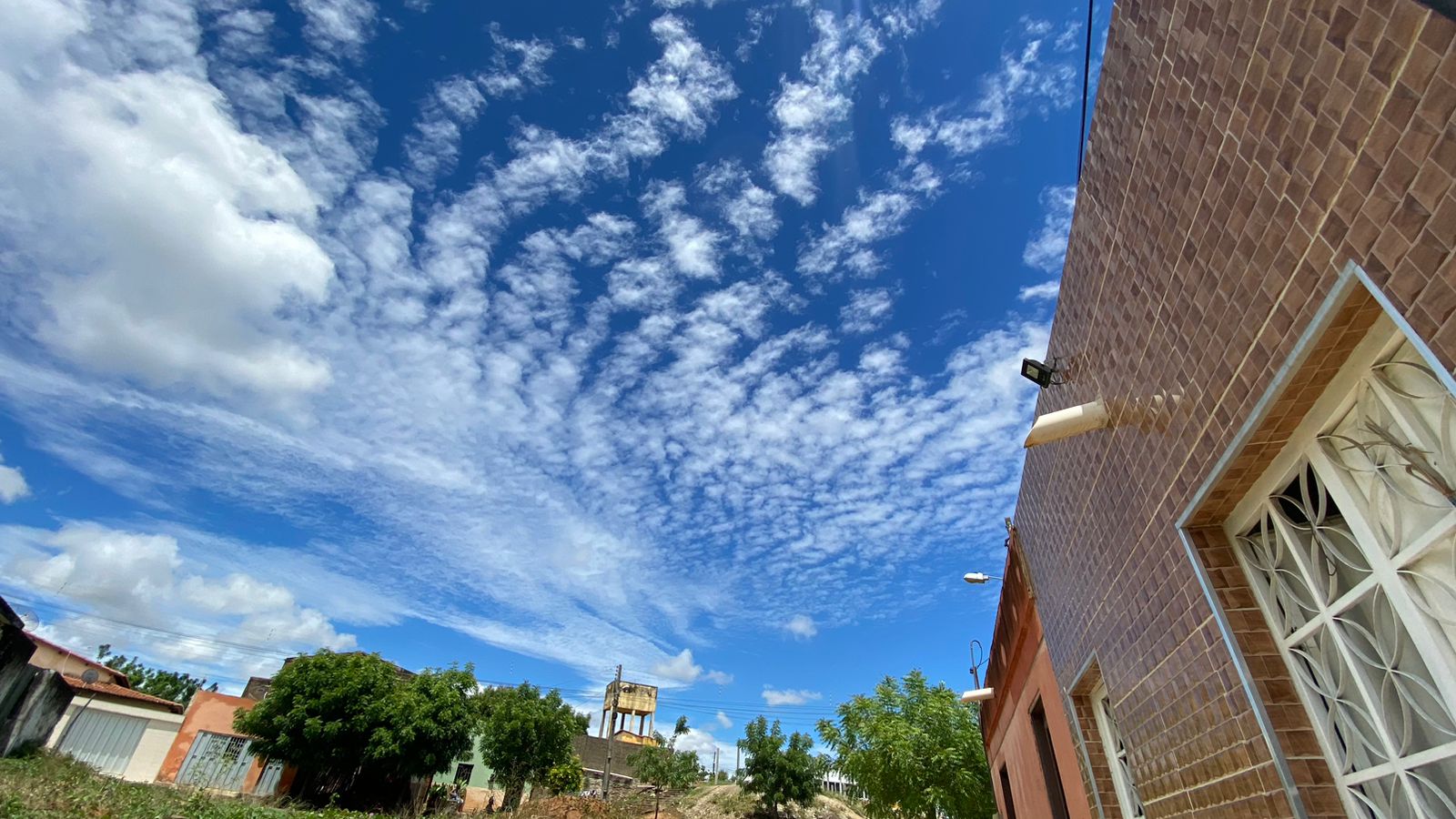 A tendência é de céu com poucas nuvens em todas as regiões (FOTO: Marciel Bezerra)