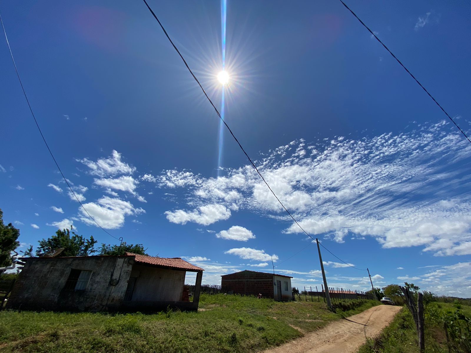 As chuvas previstas se dão em virtude de efeitos locais, como o sistema de brisa, temperatura e umidade elevadas, além da interação dos ventos com o relevo. (FOTO: Marciel Bezerra)