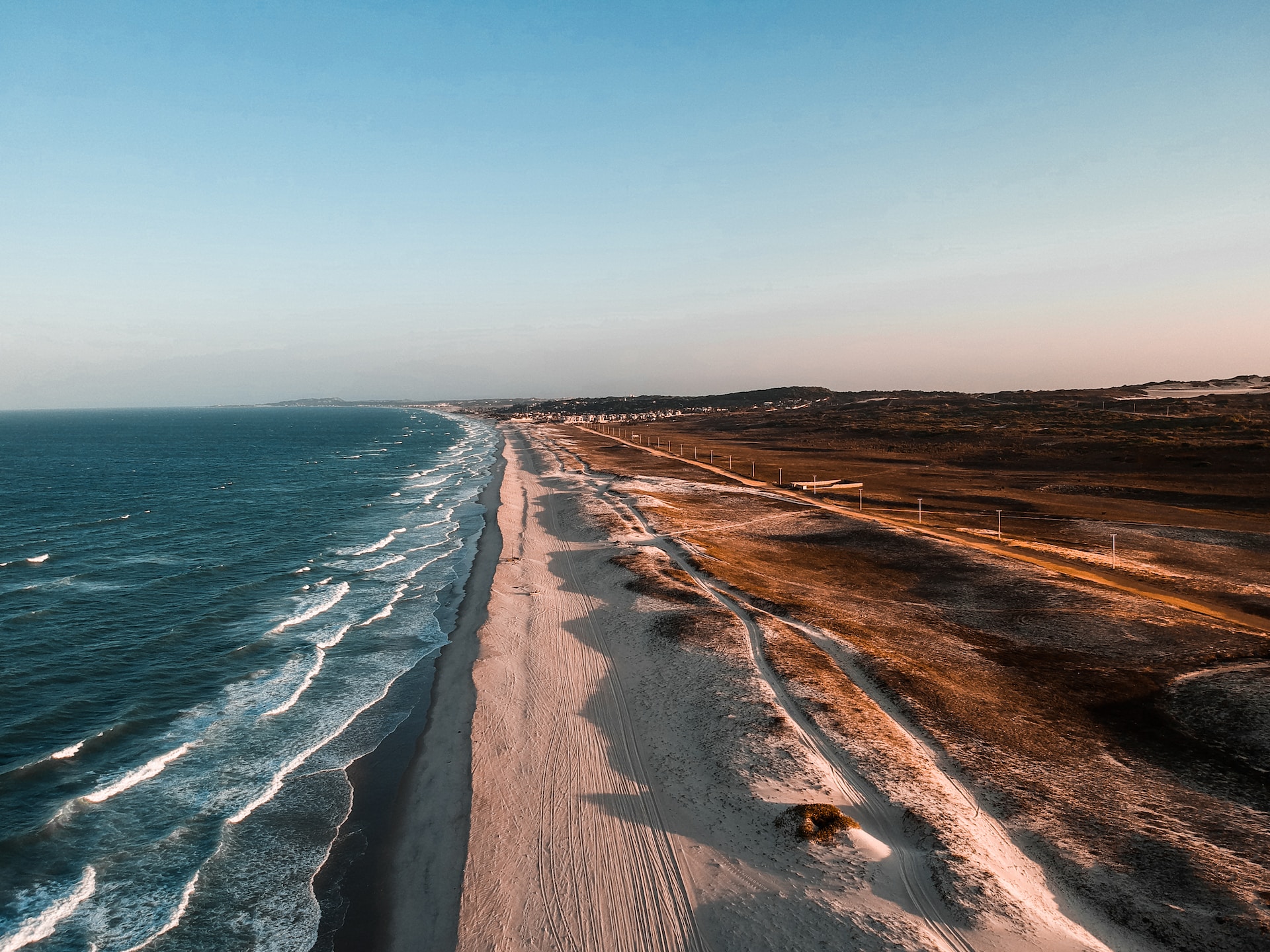 Litoral pode receber chuva leve nas madrugadas (FOTO: Marcos Felipe/Unsplash)