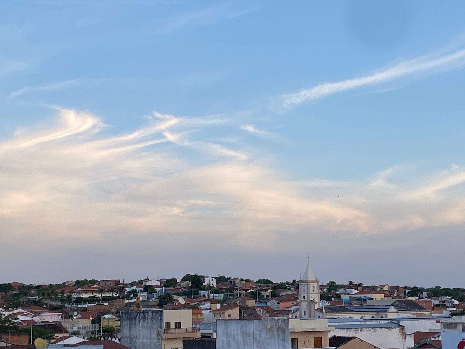 Céu deverá permanecer menos encoberto no fim de semana (FOTO: Marciel Bezerra)