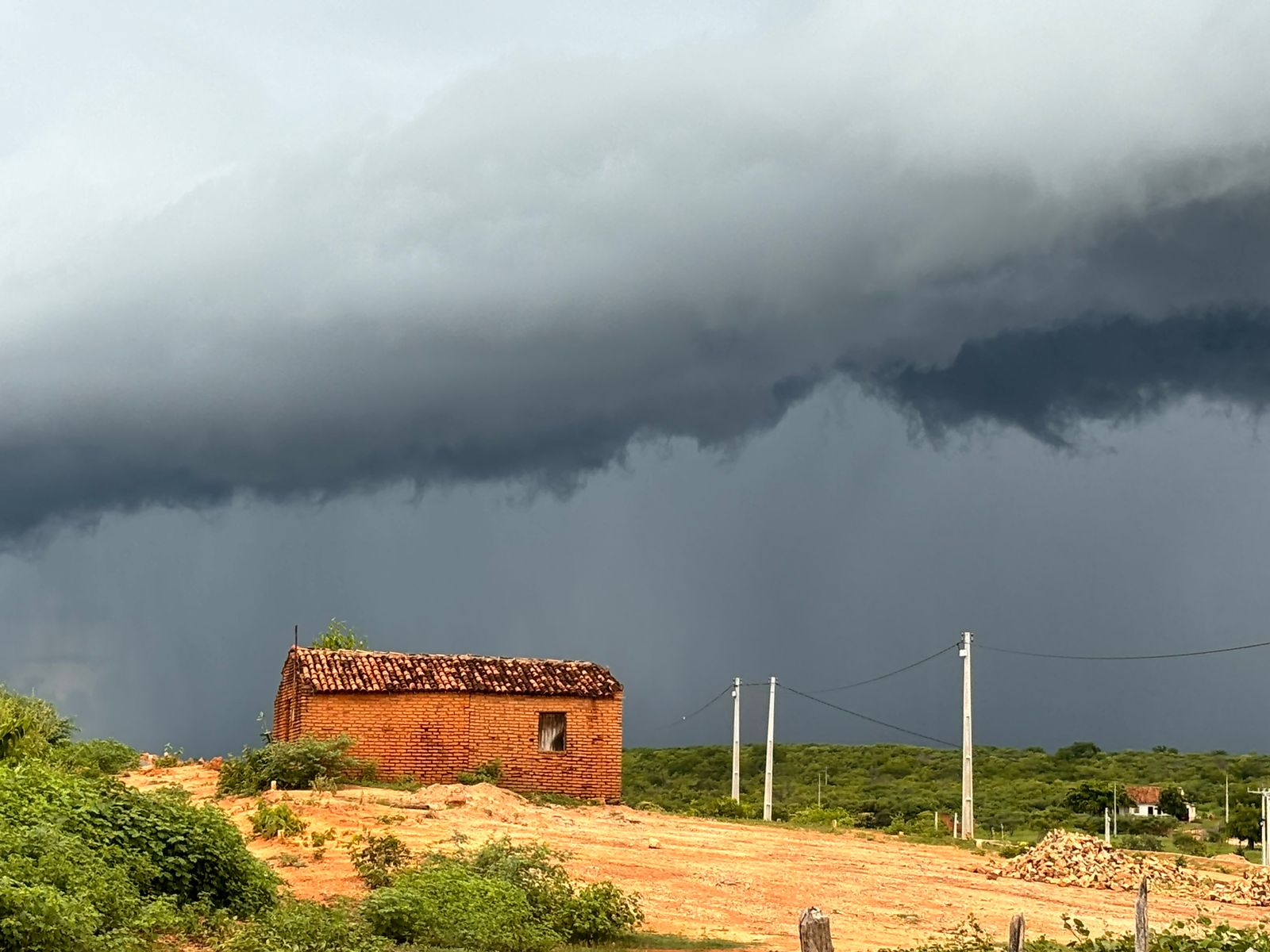 Litoral, Ibiapaba e sul do Ceará deverão concentrar principais chuvas até quarta (17)