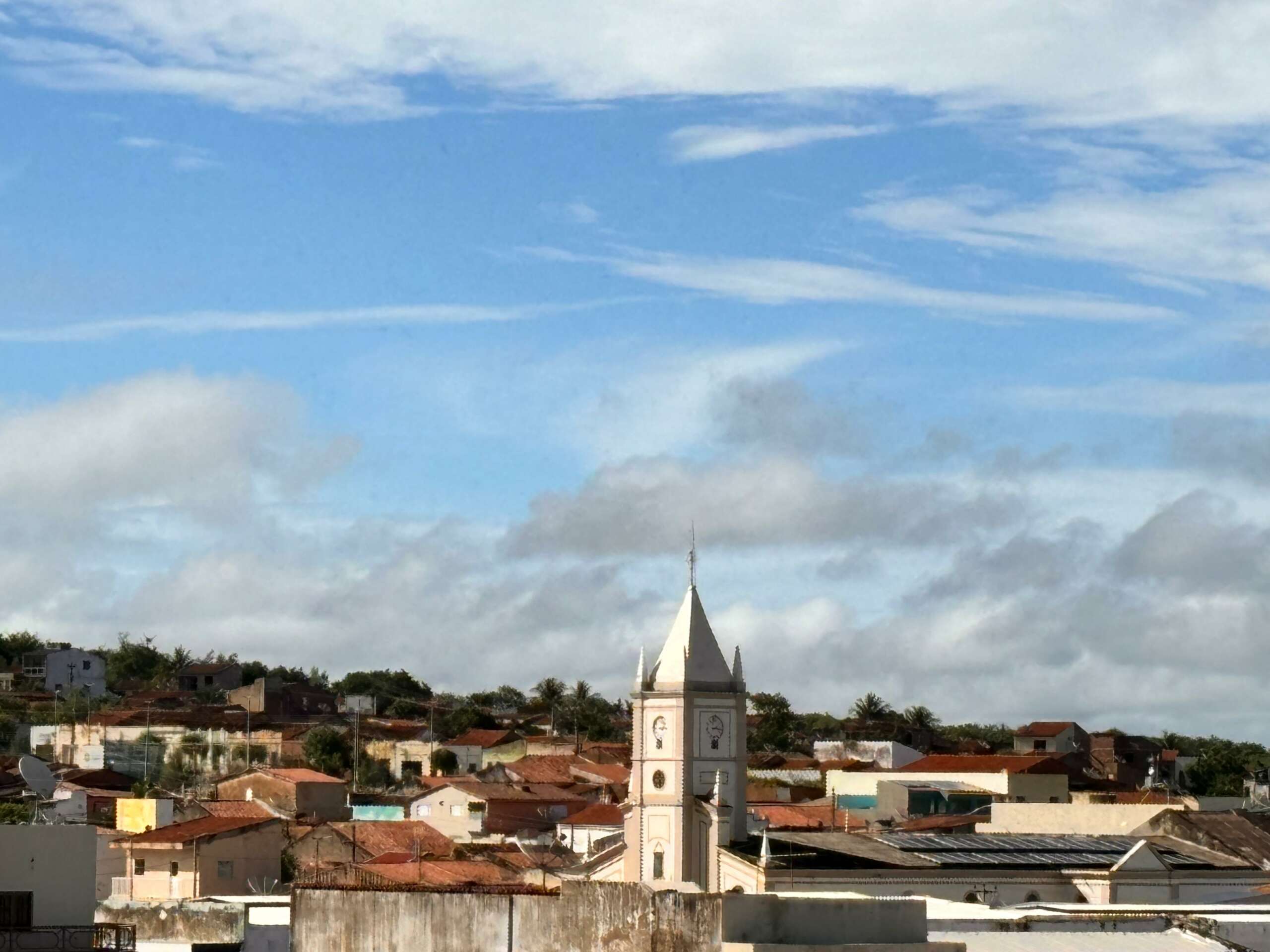 Para o sul, o céu deverá ficar ainda mais claro (FOTO: Marciel Bezerra)