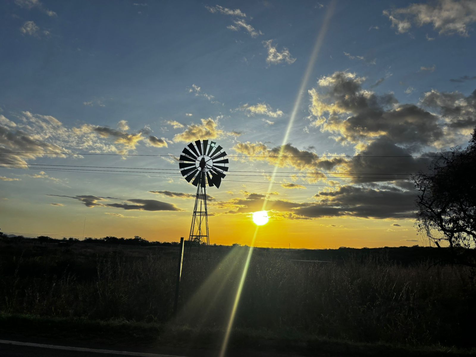 Calor deverá ser maior pela tarde (FOTO: Marciel Bezerra)