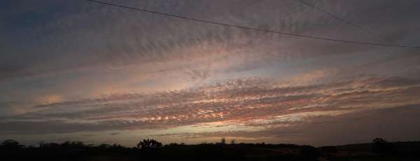 Apesar da estabilidade predominante, a Funceme aponta possibilidade de chuvas isoladas na porção noroeste do estado, principalmente durante as tardes. (FOTO: Marciel Bezerra)