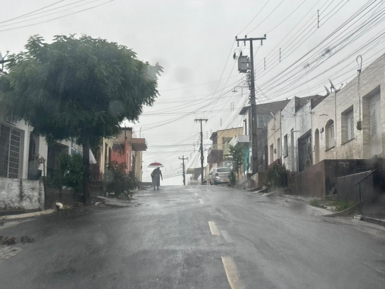 As precipitações podem vir acompanhadas de raios. (FOTO: Marciel Bezerra)