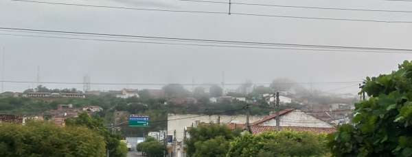 De acordo com a Funceme, a presença desses sistemas também deve contribuir para a redução das temperaturas (FOTO: Marciel Bezerra)