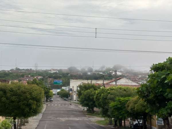 De acordo com a Funceme, a presença desses sistemas também deve contribuir para a redução das temperaturas (FOTO: Marciel Bezerra)