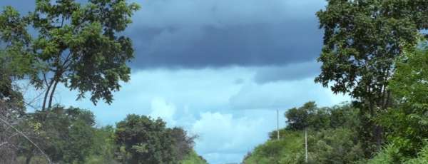 Segundo a Funceme, as chuvas estão associadas a fatores locais como brisas, temperatura, relevo e alta umidade, além do fluxo de ventos de leste e nordeste ligado à ZCIT (FOTO: Marciel Bezerra)