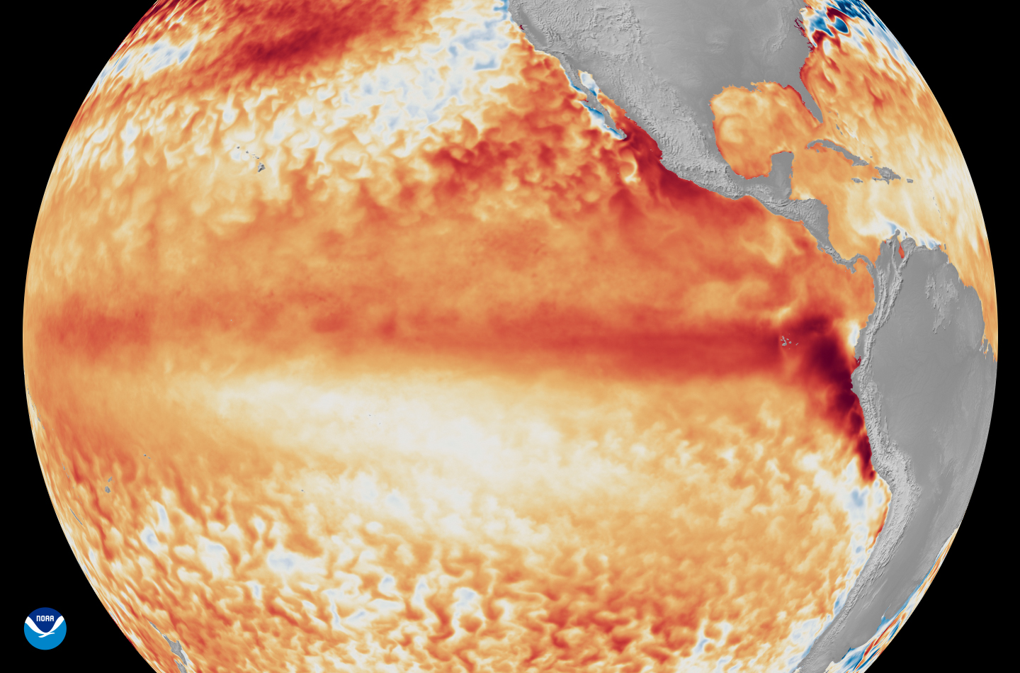 Imagens de satélite mostrando a diferença entre a temperatura média da superfície do mar no Equador, no Oceano Pacífico tropical (representada por vários tons de vermelho e laranja para indicar o calor), durante a primeira semana de junho de 2026, e a linha de base utilizada pelo programa Coral Reef Watch da NOAA.  (Crédito da imagem: NOAA Satellites)